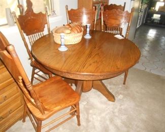 48"  Round Oak Table & 5 Chairs