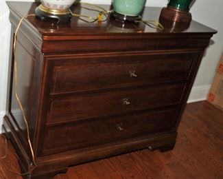 Vintage  Chest of Drawers 
