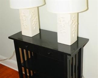 SIDE BOOK SHELF WITH MATCHING TABLE LAMPS