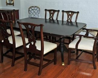 Vintage Kindel Dining Room Table Ball & Claw Winterthur Collection w Four Leaves & 6 Chairs 