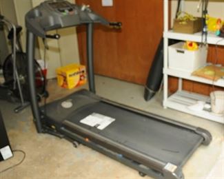 HIGH END TREAD MILL
