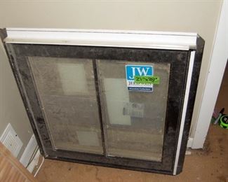 $100 -- Jeld-Wen 29" x 28" Window