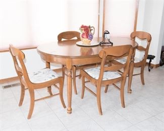 Kitchen Table and 4 Chairs