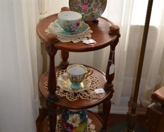 Vintage Cup and saucers and nice vintage side table