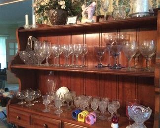 lots of miscellaneous glassware