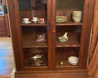 Antique bookcase / display cabinet with storage on bottom