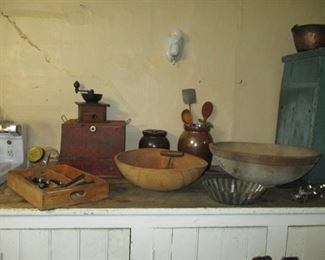 wooden bowls & country primitives