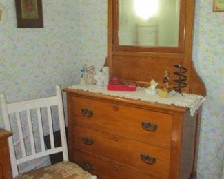 dresser & rocker