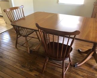 STICKLEY TABLE AND 6 CHAIRS