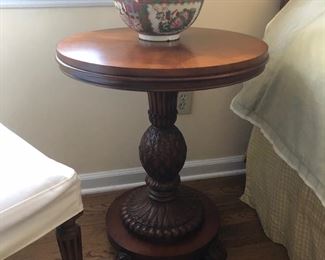 ETHAN ALLEN PINEAPPLE TABLE