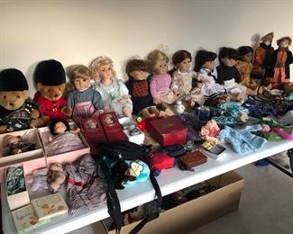 AMERICAN GIRL DOLLS AND ACCESSORIES