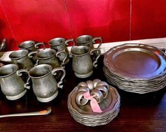 Pewter Crown-Castle Ltd. 32 pc set 