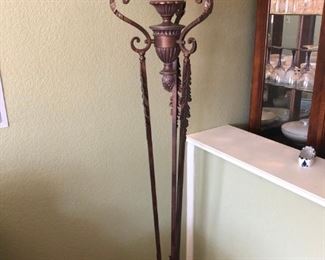 Very nice detailed floor lamp