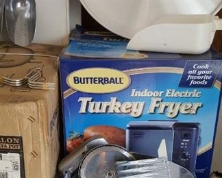 Turkey fryer & slicer