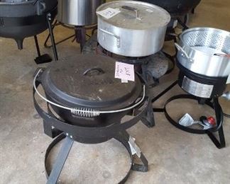 Several cookers/fryers