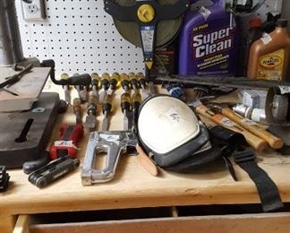Hand tools & drill bits