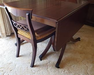 Heritage Henrendon drop leaf table and 4 chairs