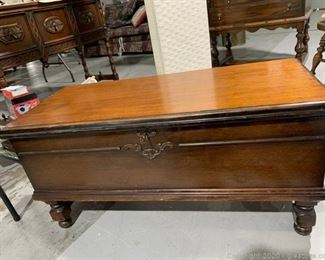 Vintage Roos Cedar Trunk