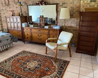 Henredon Fine Furniture, Area Rug, Lamps, Lingerie Dresser