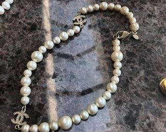 chanel collier pearl choker Z2104