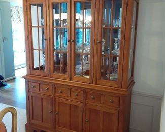 Bernhardt  Oak  mission style Lighted cabinet $125