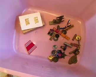 War war two miscellaneous metals insignias pins