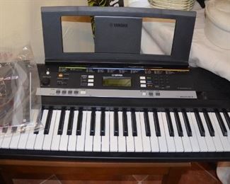 Yamaha Digital Keyboard – PSR E 243 YPT-240.