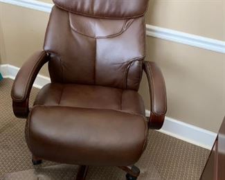#5	lazyboy brown leather executive chair as is tear on side 	 $100.00 
