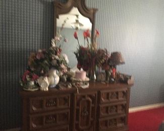 dresser with mirror