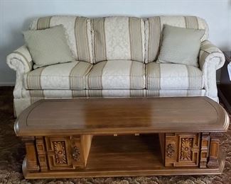 Flexteel LR Couch & Coffee Table