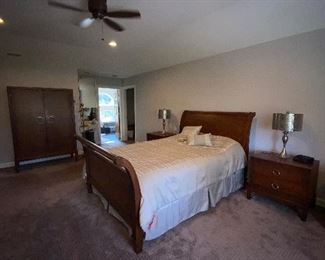 $1800 FIRM NO FURTHER DISCOUNT BOYD FURNITURE SOLID WOOD QUEEN SIZE BEDROOM SET- SEE DESCRIPTION SECTION FOR MEASUREMENTS