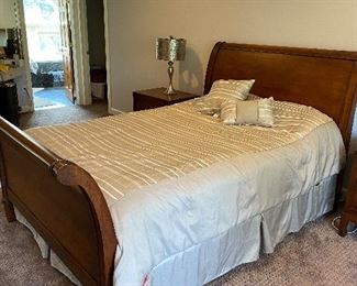 $1800 FIRM NO FURTHER DISCOUNT BOYD FURNITURE SOLID WOOD QUEEN SIZE BEDROOM SET- SEE DESCRIPTION SECTION FOR MEASUREMENTS