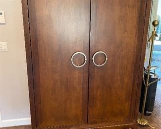$1800 FIRM NO FURTHER DISCOUNT BOYD FURNITURE SOLID WOOD QUEEN SIZE BEDROOM SET- SEE DESCRIPTION SECTION FOR MEASUREMENTS