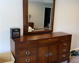 $1800 FIRM NO FURTHER DISCOUNT BOYD FURNITURE SOLID WOOD QUEEN SIZE BEDROOM SET- SEE DESCRIPTION SECTION FOR MEASUREMENTS