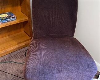 $80 DARK BROWN LOUNGE CHAIR
26”W x 31”D x 36”H
