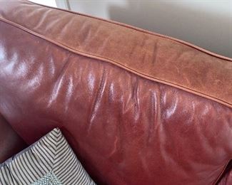 $450 MILANO LEATHER COGNAC BROWN 3 PILLOW SOFA / COUCH FROM ART VAN
94”L x 37”D x 36”H
