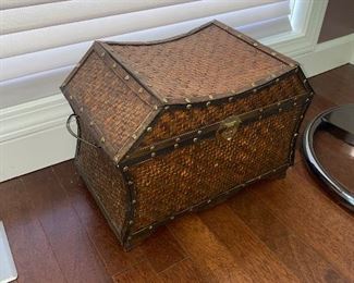 $8 SMALL TRUNK / $10 LARGE TRUNK
