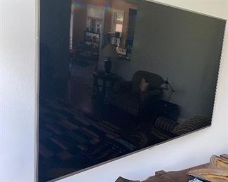 $400 65” SAMSUNG SMART / 3D TV
MODEL UN65F7050AF
