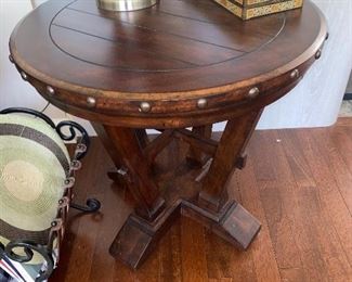 $120 ROUND WOOD RUSTIC FINISH SIDE TABLE 
26.5”DIA x 25.25”H