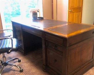 $1,200 SOLID WOOD DOVE TAILED EXECUTIVE DESK FROM MCLAUGHLIN'S FURNITURE NOVI
72.5”W x 36”D x 30.5”H
MSRP $2,500
