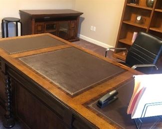 $1,200 SOLID WOOD DOVE TAILED EXECUTIVE DESK FROM MCLAUGHLIN'S FURNITURE NOVI
72.5”W x 36”D x 30.5”H
MSRP $2,500
