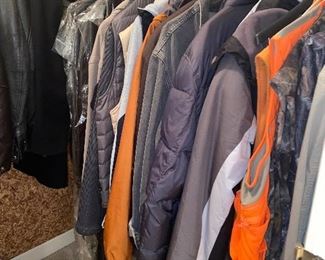 MENS DESIGNER CLOTHING-SIZE LARGE TO XLARGE