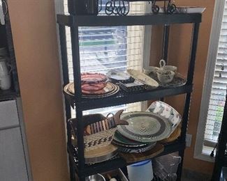 KITCHENWARE / GLASSWARE/ SMALL APPLIANCES 