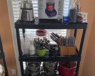 KITCHENWARE / GLASSWARE/ SMALL APPLIANCES 