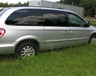 2001 Chrylser Town and Country(156000 Miles/Titled/Runs)