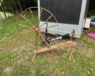 large spinning wheel primitive BIG ONE