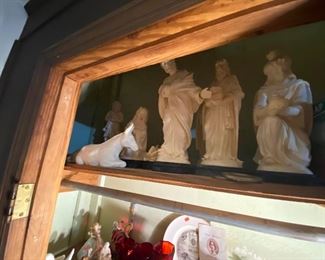 nativity set 11" alabaster made in italy - 6 or 7 figures - impressive - 