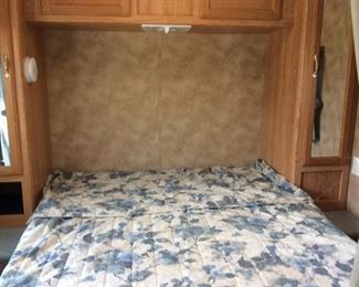 TRAILER MASTER BEDROOM