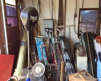 PUNCHING BAG/PICNIC BASKET /FUR STRETCHERS