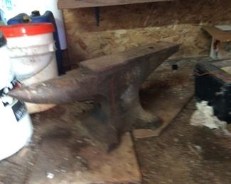 ANTIQUE ANVIL